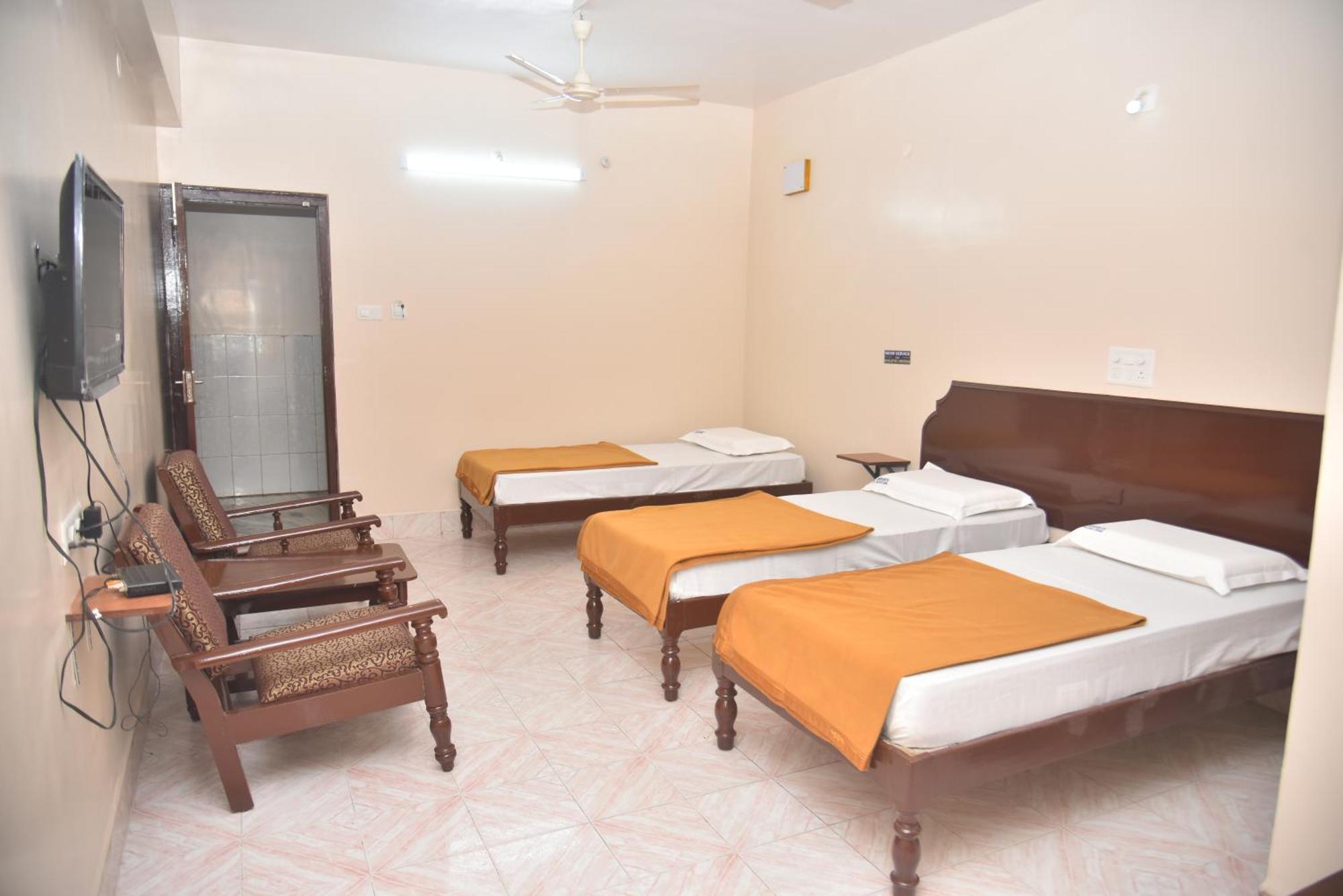 Arihanth Deluxe Lodge 希莫加 外观 照片